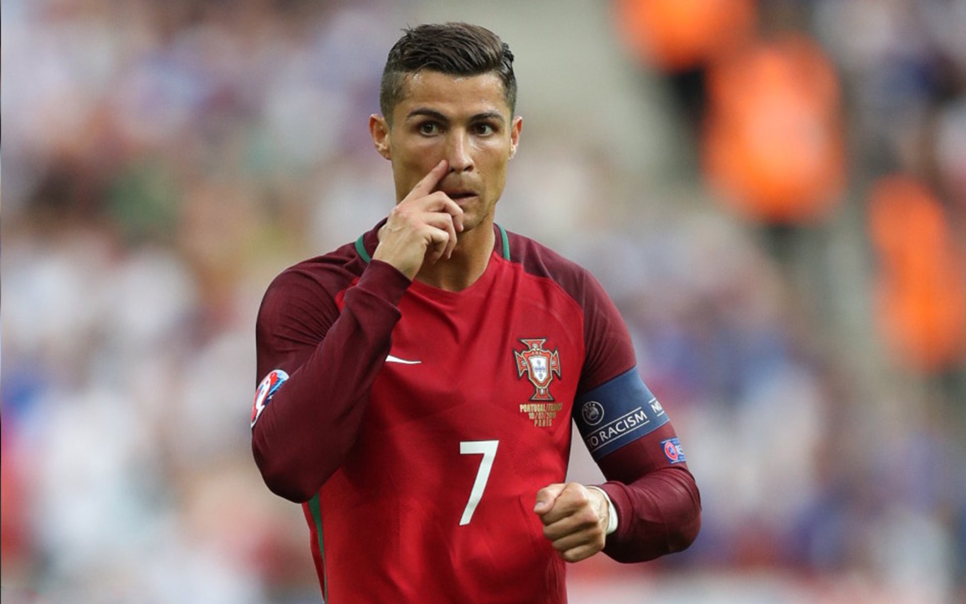 球场上的“战术大师”：揭示球队胜利密码，球员战术意识