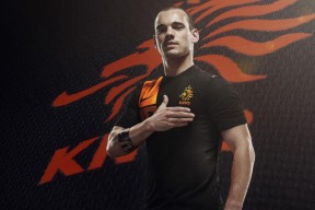 开云官网APP下载-“2000年总决赛经典瞬间，再次引爆回忆”，2000年总决赛数据