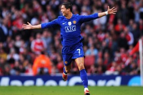 开云kaiyun-_极地滑雪极限挑战：穿越白雪皑皑的荒原_，极限滑雪2