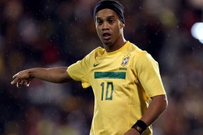 曼联青训新星出战英超完成处子球，全场掌声雷动，曼联青训新闻